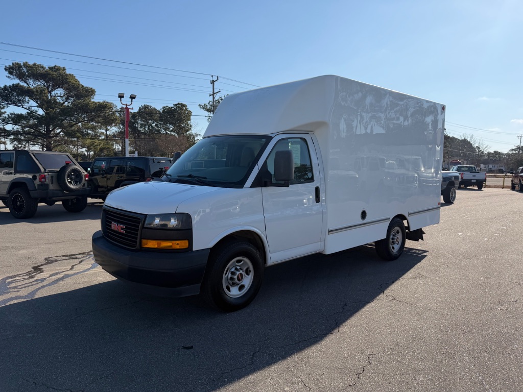 2021 GMC Savana Cutaway