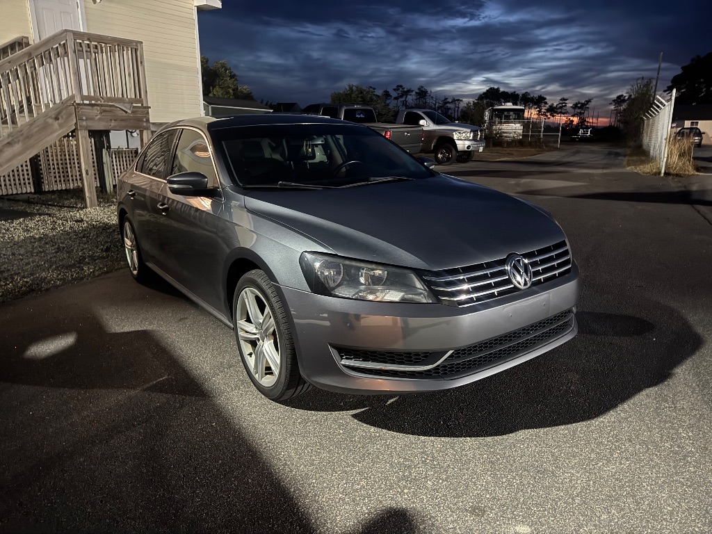 2014 Volkswagen Passat SE's photo