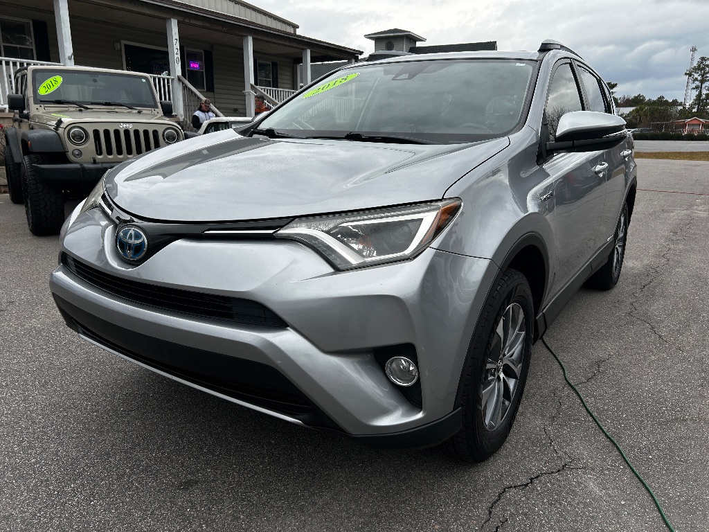 2018 Toyota RAV4 XLE's photo