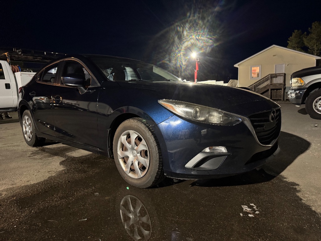2015 Mazda MAZDA3 i Sport's photo