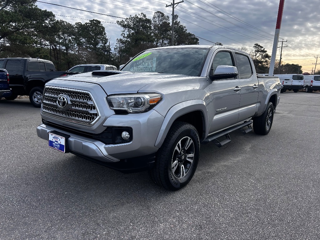 2017 Toyota Tacoma TRD Sport's photo