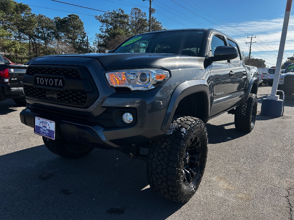 2019 Toyota Tacoma SR5's photo
