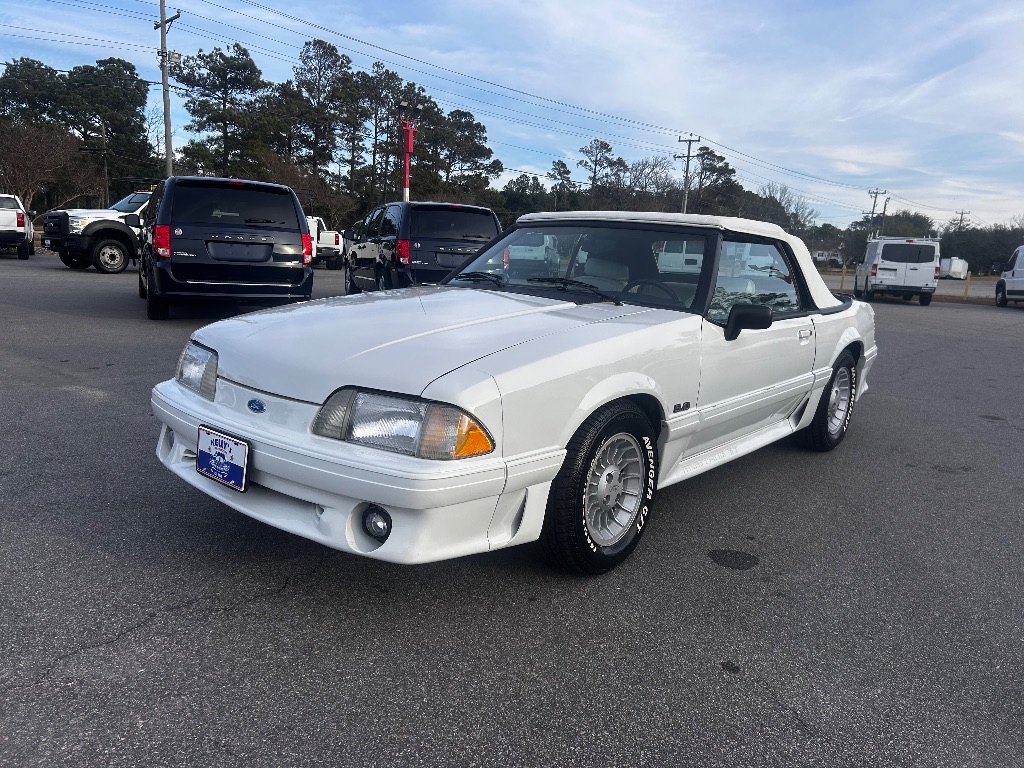 1990 Ford Mustang's photo