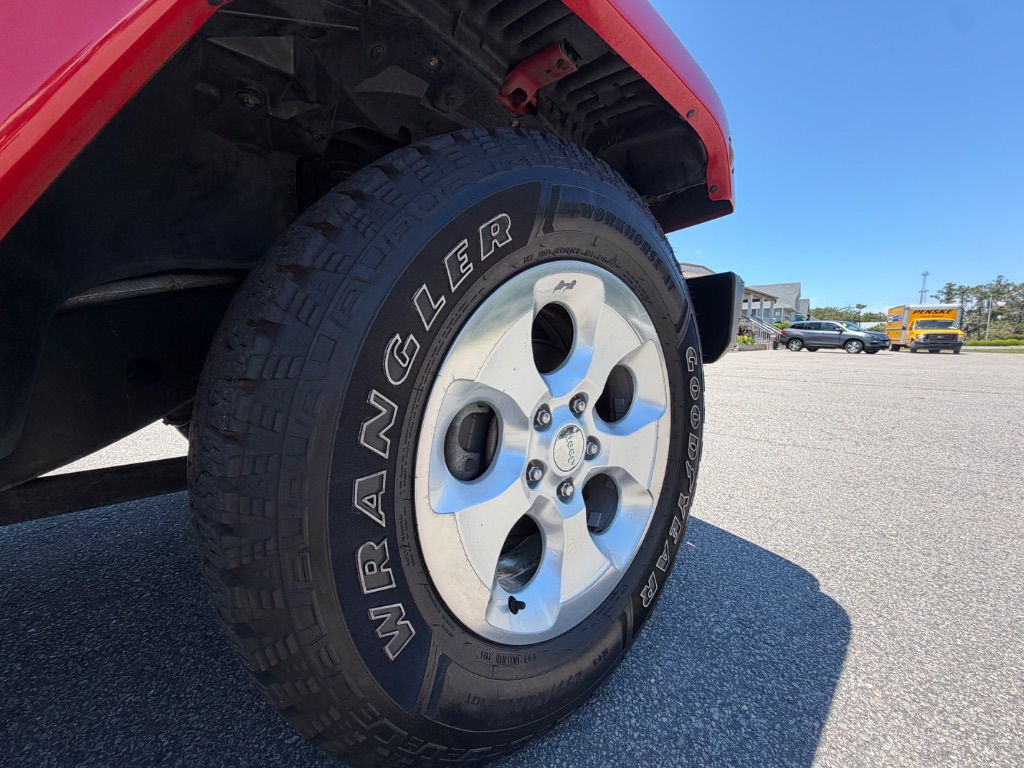 2014 Jeep Wrangler Sahara - Photo 18