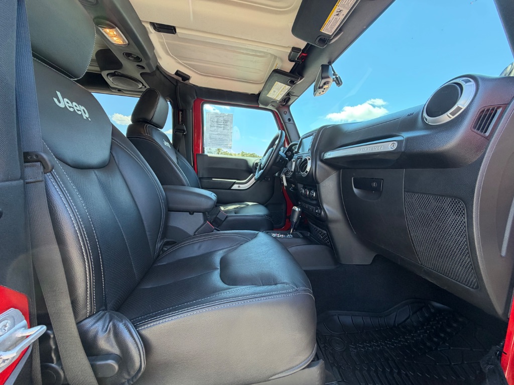 2014 Jeep Wrangler Sahara - Photo 16