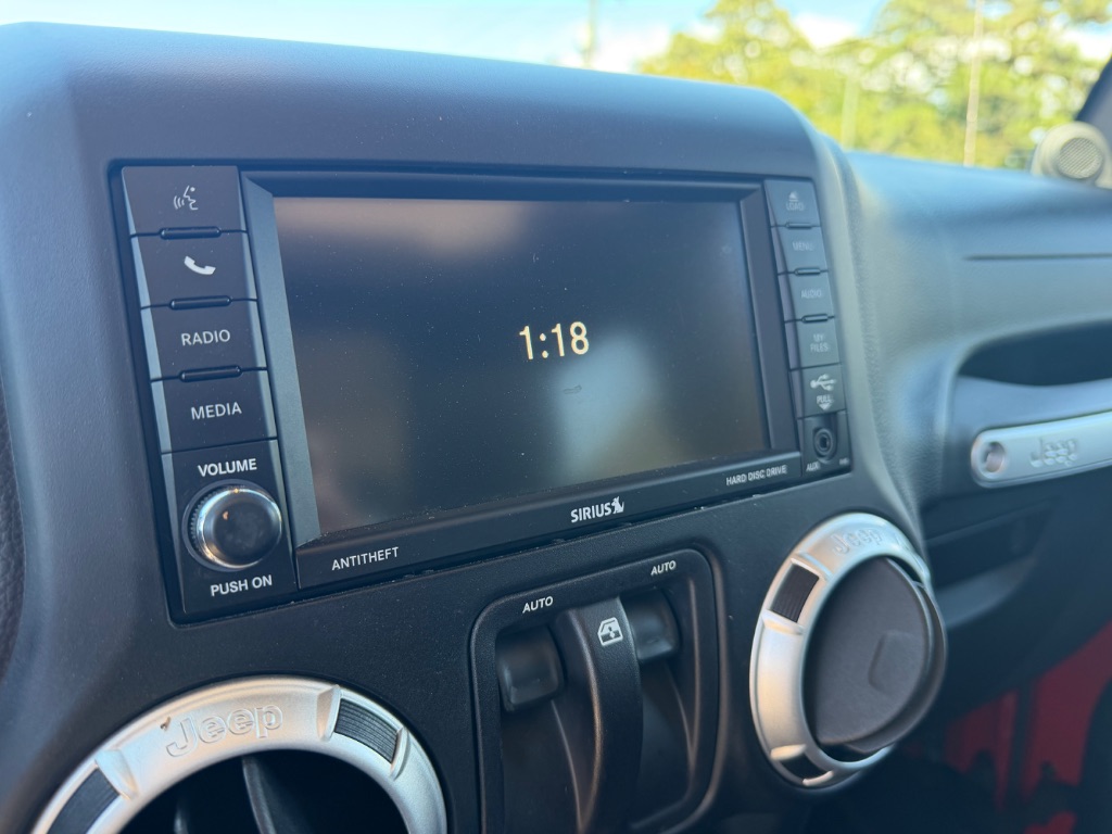 2014 Jeep Wrangler Sahara - Photo 13